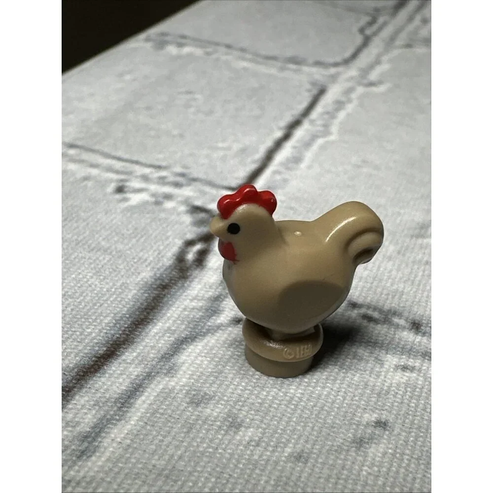 LEGO® Part 95342pb01 - Chicken, Narrow Base with Black Eyes and Red Comb Wattle